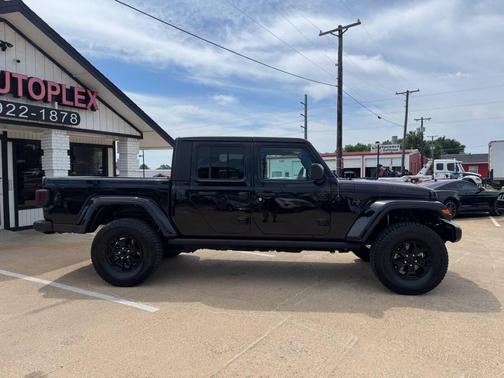 Black Clearcoat 2022 Jeep Gladiator Sport