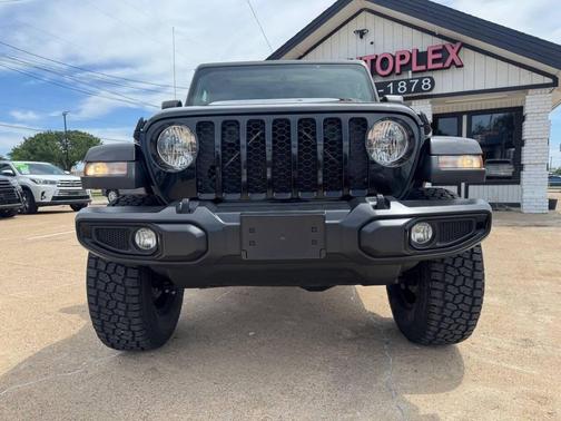 Black Clearcoat 2022 Jeep Gladiator Sport