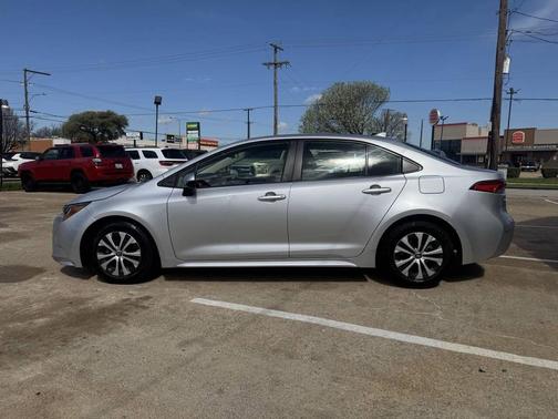 Classic Silver Metallic 2022 Toyota Corolla Hybrid SE