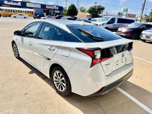 2019 Toyota Prius XLE