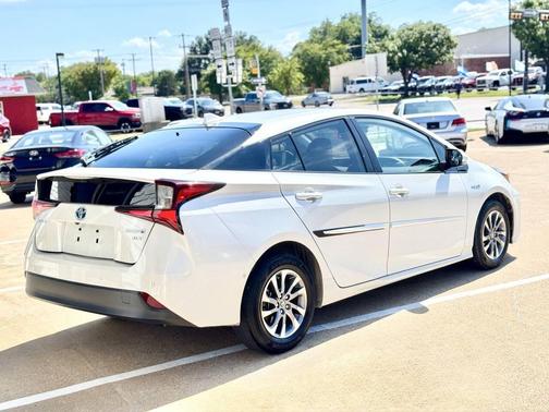 2019 Toyota Prius XLE