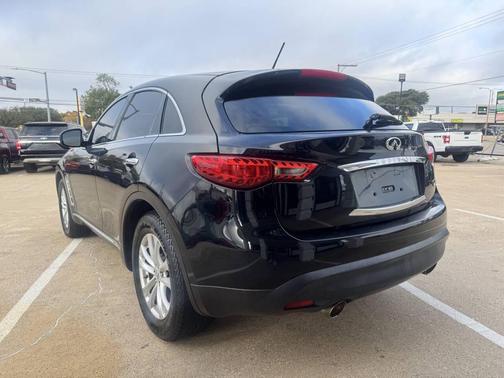 2017 INFINITI QX70 Base