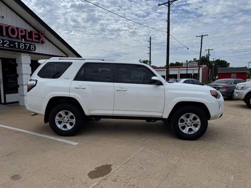 Super White 2016 Toyota 4Runner SR5