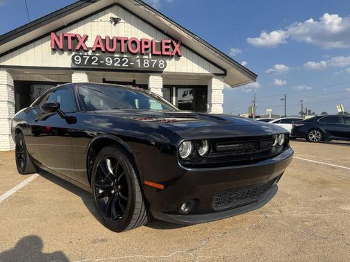 2016 Dodge Challenger SXT