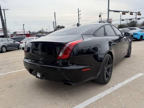2014 Jaguar XJ Base