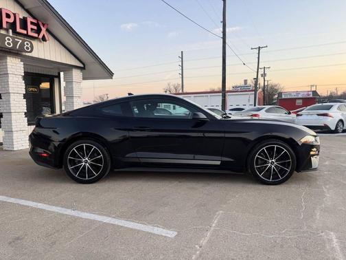 2021 Ford Mustang EcoBoost