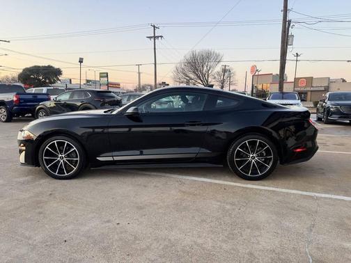 2021 Ford Mustang EcoBoost