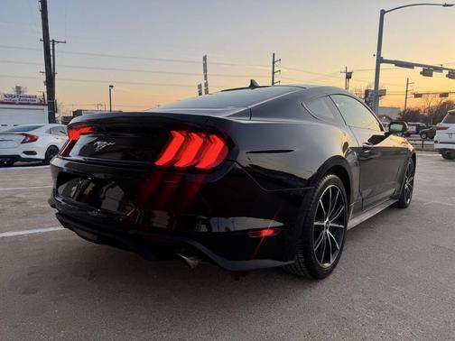 2021 Ford Mustang EcoBoost