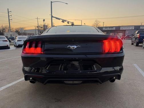 2021 Ford Mustang EcoBoost