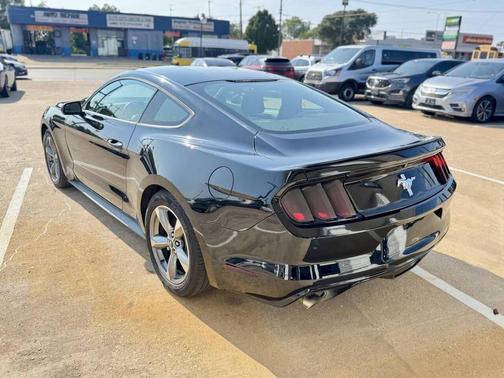 2016 Ford Mustang V6