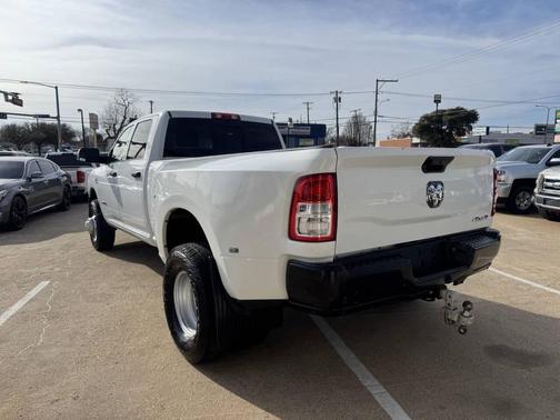 2022 RAM 3500 Tradesman Crew Cab 4x4 8' Box