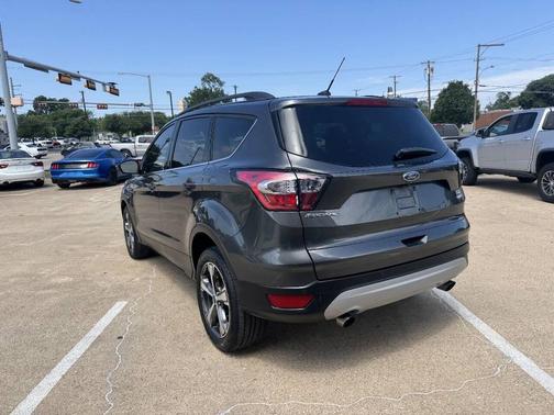 Ruby Red Metallic Tinted Clearcoat 2017 Ford Escape SE