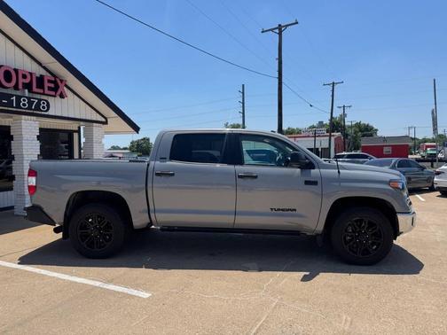 Cement 2019 Toyota Tundra SR5