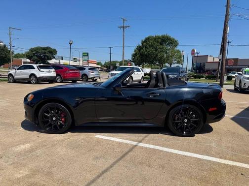 Nero Cinema Jet Black 2017 FIAT 124 Spider Base