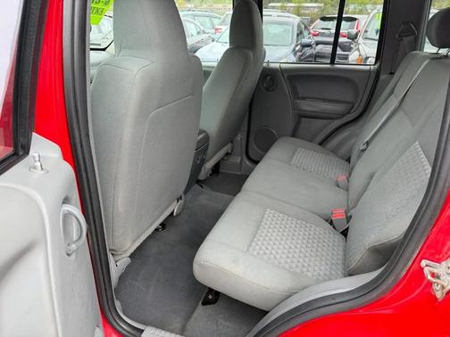 Red 2005 Jeep Liberty Sport
