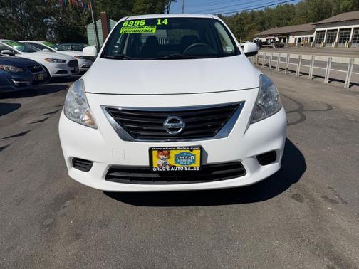 2014 Nissan Versa 1.6 SV