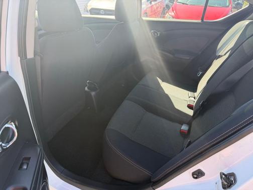 2014 Nissan Versa 1.6 SV