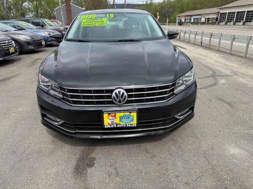 Black Uni 2016 Volkswagen Passat 1.8T SE w/Technology