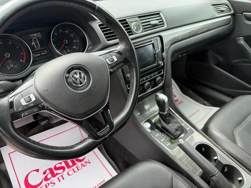 Black Uni 2016 Volkswagen Passat 1.8T SE w/Technology