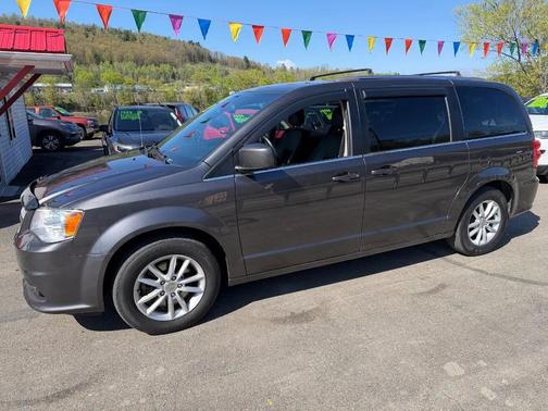Granite Pearlcoat 2018 Dodge Grand Caravan SXT