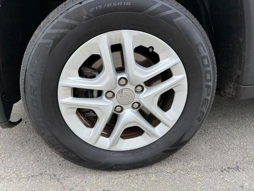 Diamond Black Crystal Pearlcoat 2018 Jeep Compass Sport