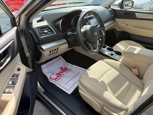 Tan 2018 Subaru Outback 2.5i