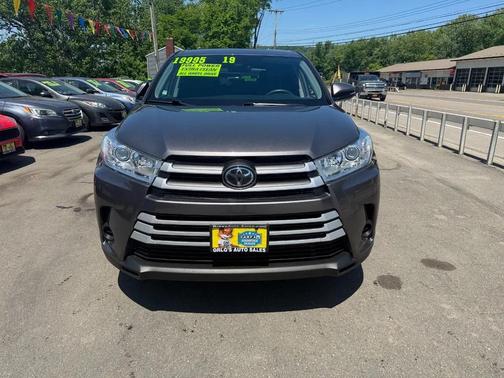 Predawn Gray Mica 2019 Toyota Highlander LE
