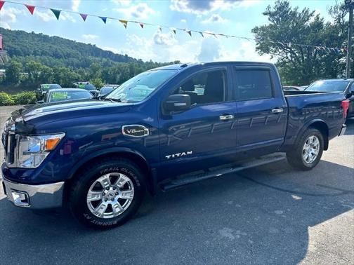 2017 Nissan Titan SV