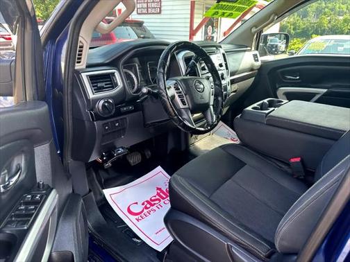2017 Nissan Titan SV