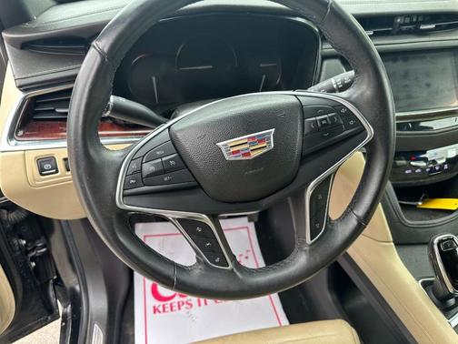 2017 Cadillac XT5 Luxury