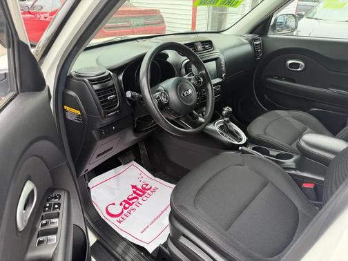 Clear White 2018 Kia Soul +