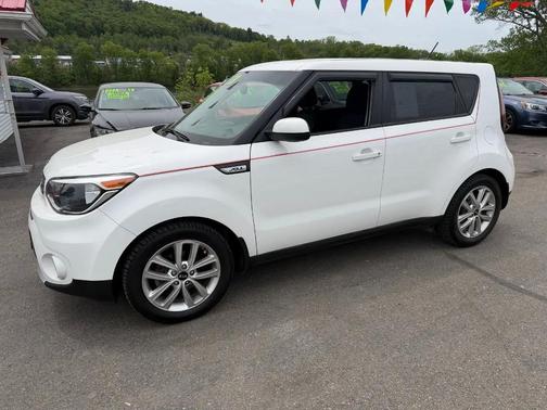 Clear White 2018 Kia Soul +