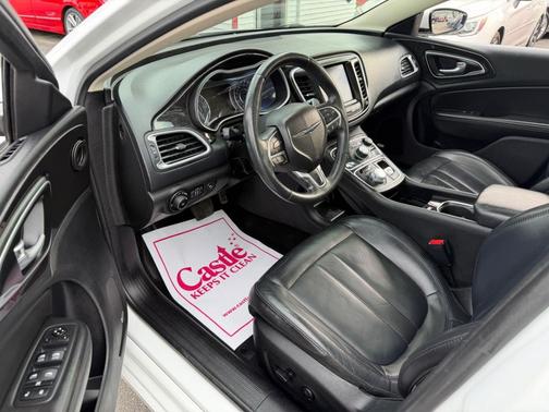2016 Chrysler 200 C