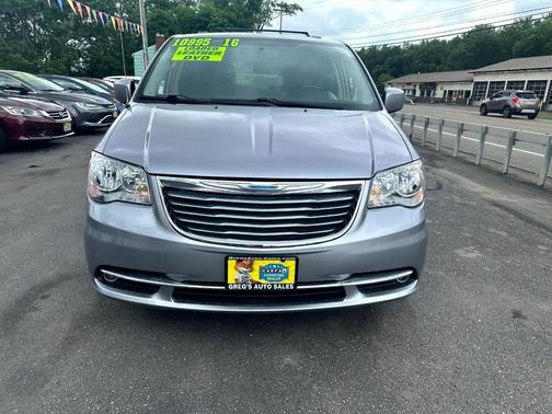 2016 Chrysler Town & Country Touring