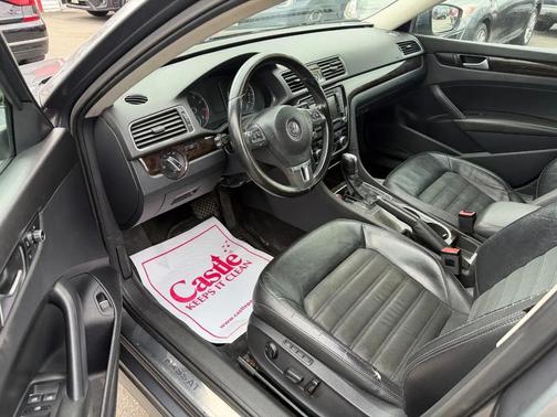 Platinum Gray Metallic 2014 Volkswagen Passat 3.6L V6 DSG SEL Premium