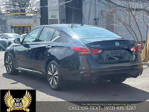 Super Black 2019 Nissan Altima 2.5 SV