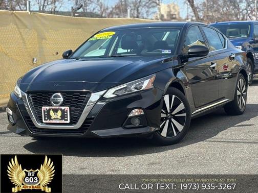 Super Black 2019 Nissan Altima 2.5 SV