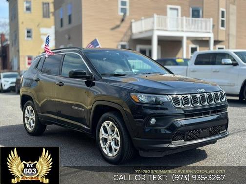 Diamond Black Crystal Pearlcoat 2024 Jeep Compass Latitude