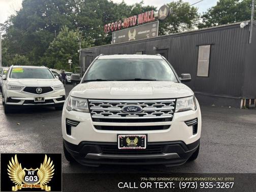 White Platinum Metallic Tri-Coat 2019 Ford Explorer XLT
