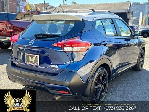 Deep Blue Pearl/Fresh Powder 2020 Nissan Kicks SR