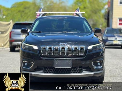 Diamond Black Crystal Pearlcoat 2019 Jeep Cherokee Limited