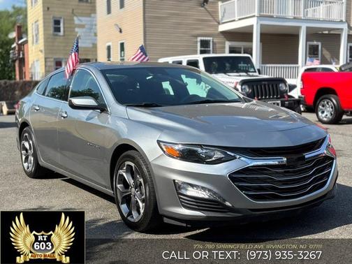 Summit White 2024 Chevrolet Malibu FWD 1LT