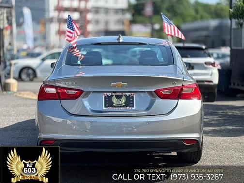 Summit White 2024 Chevrolet Malibu FWD 1LT