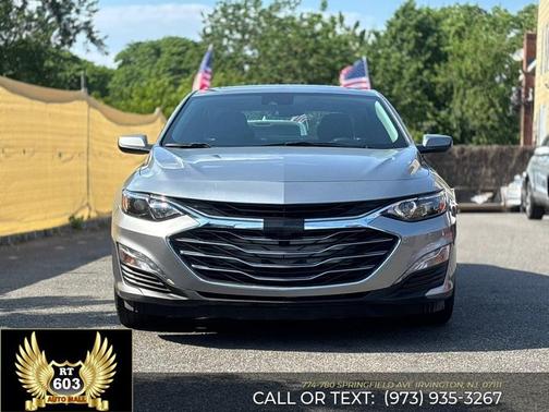 Summit White 2024 Chevrolet Malibu FWD 1LT