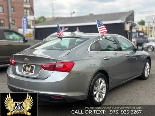 Summit White 2024 Chevrolet Malibu FWD 1LT