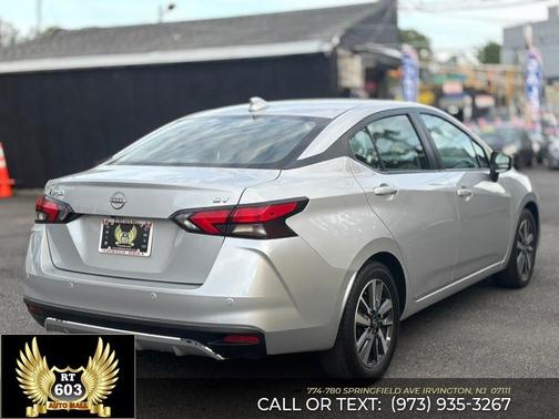 Gray 2023 Nissan Versa 1.6 SV