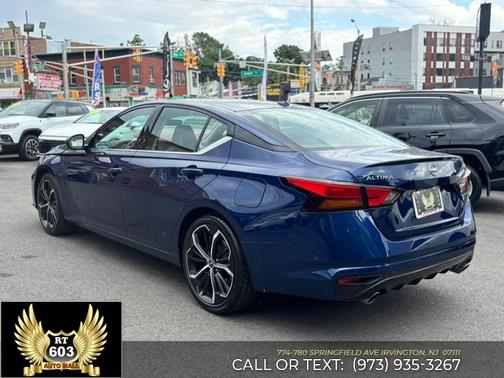 Deep Blue Pearl 2024 Nissan Altima SR FWD