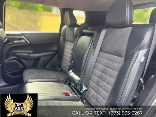 Black 2024 Mitsubishi Outlander SE S-AWC