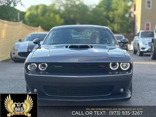 Granite Pearlcoat 2022 Dodge Challenger R/T