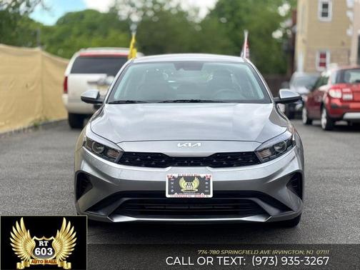 Gray 2024 Kia Forte LXS